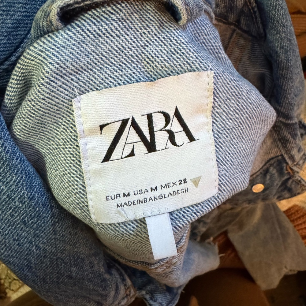ZARA Light Blue Cropped Raw-Hem Denim Jacket - Picture 4 of 4